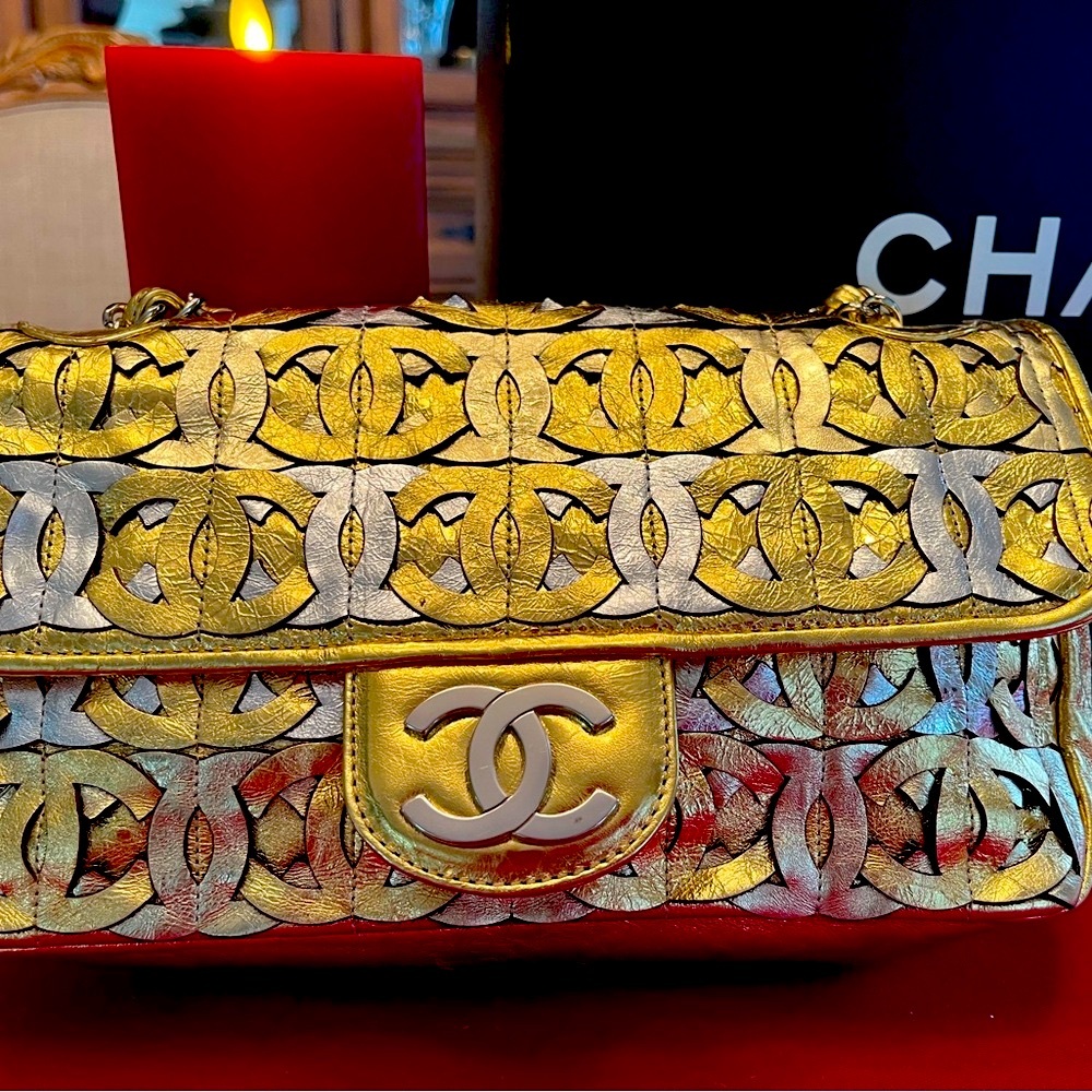 Chanel Exquisite, Logo, No longer Available, Immaculate Condition.